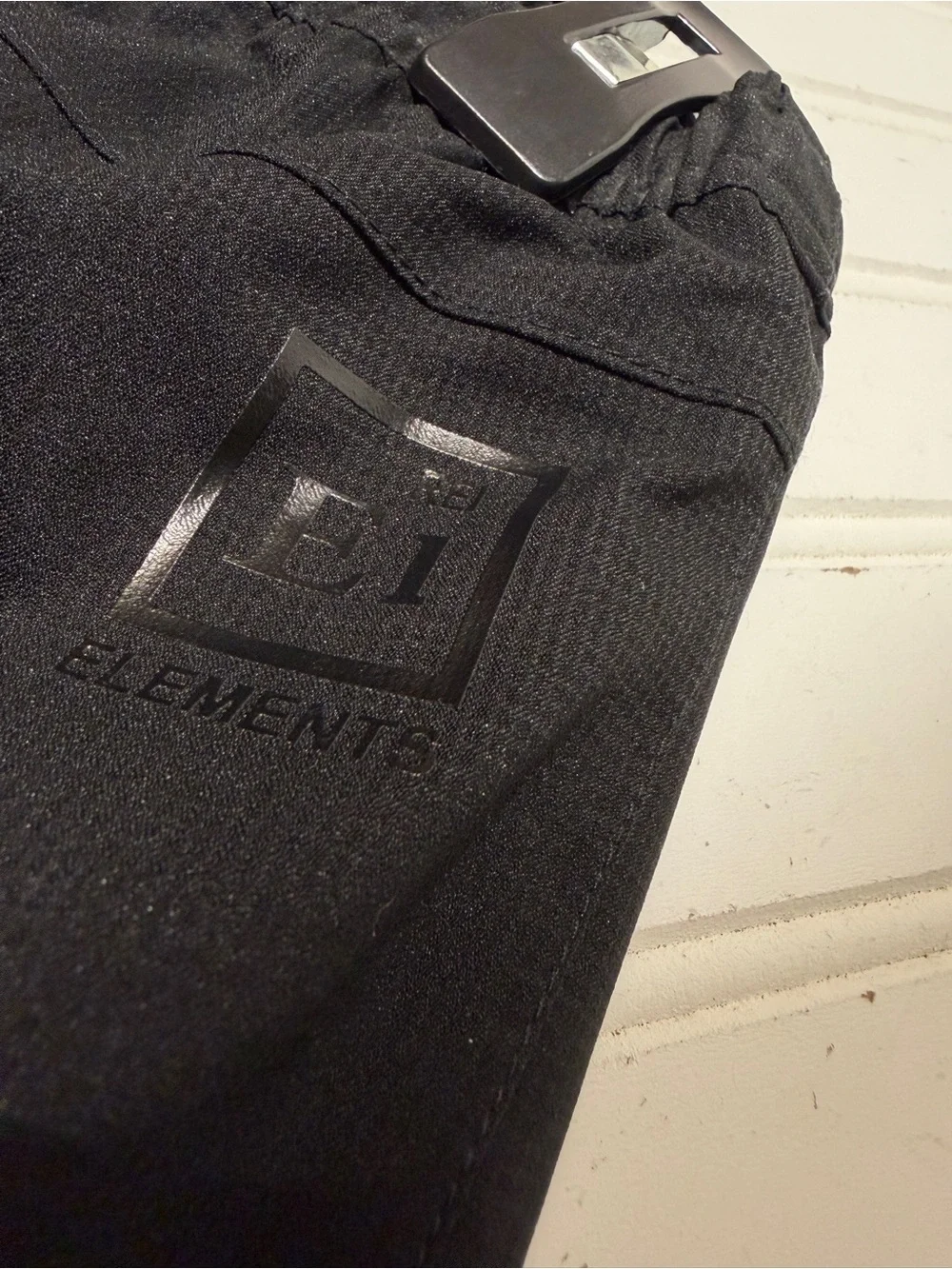 REI Elements Men's Black Waterproof Rain Pants Medium 32L E1 Windproof